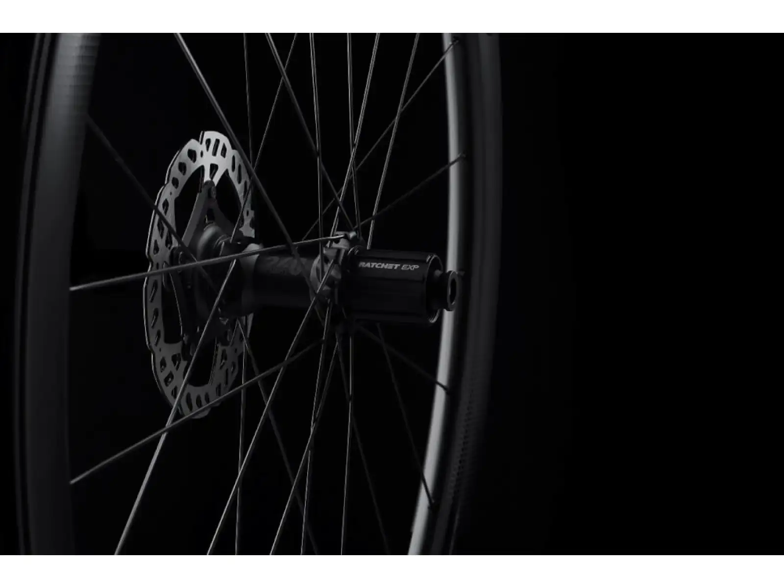 FFWD RYOT77 DT240 2:1 EXP Straßenrad Laufräder Drahtreifen Mattschwarz Nuss Sram XDR