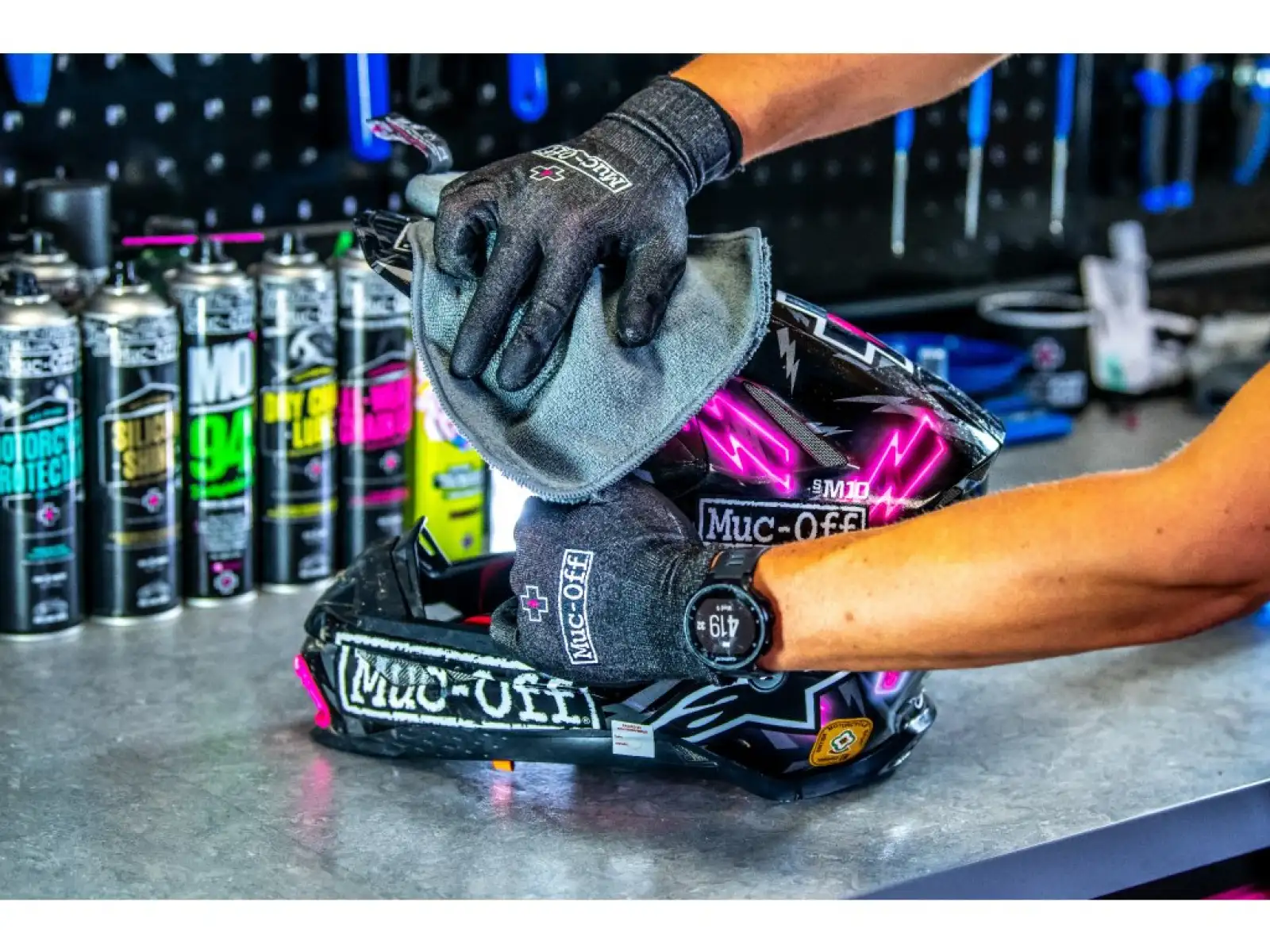 Muc-Off Mikrofaser Poliertuch, Tuch 40x40 cm, grau.