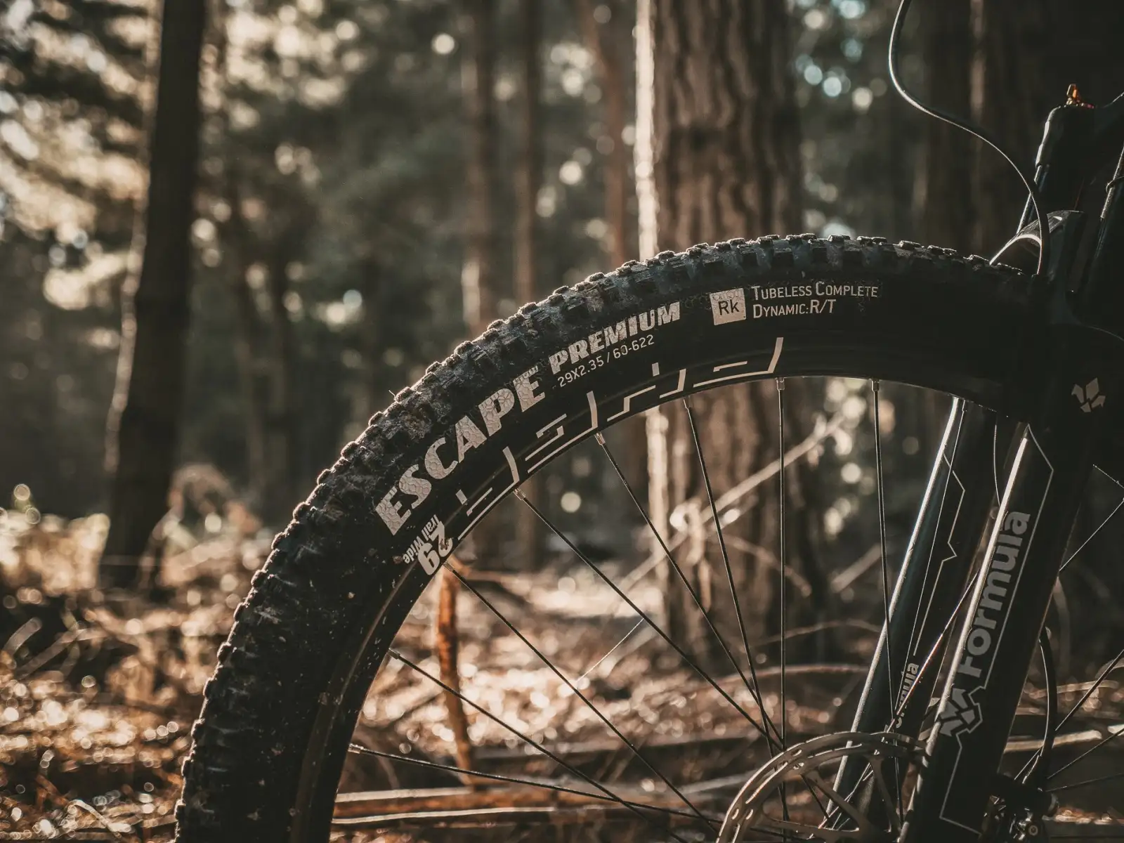 Goodyear Escape Ultimate Tubeless Komplett 27,5x2,35" MTB Reifen Kevlar Braun