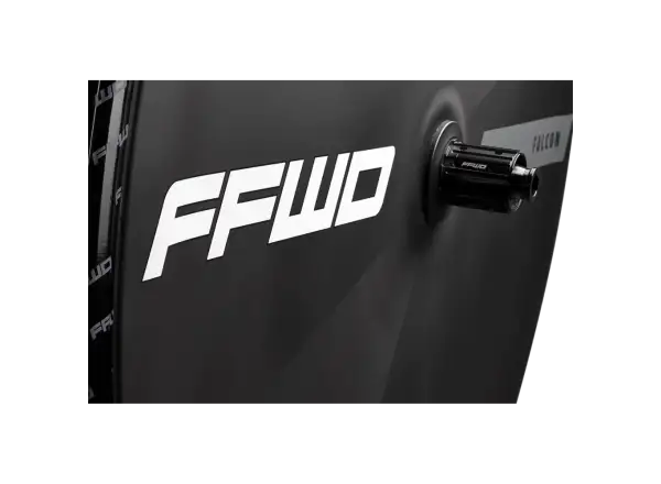 FFWD Falcon Straßen Disc für Scheibenbremsen inklusive Reifen