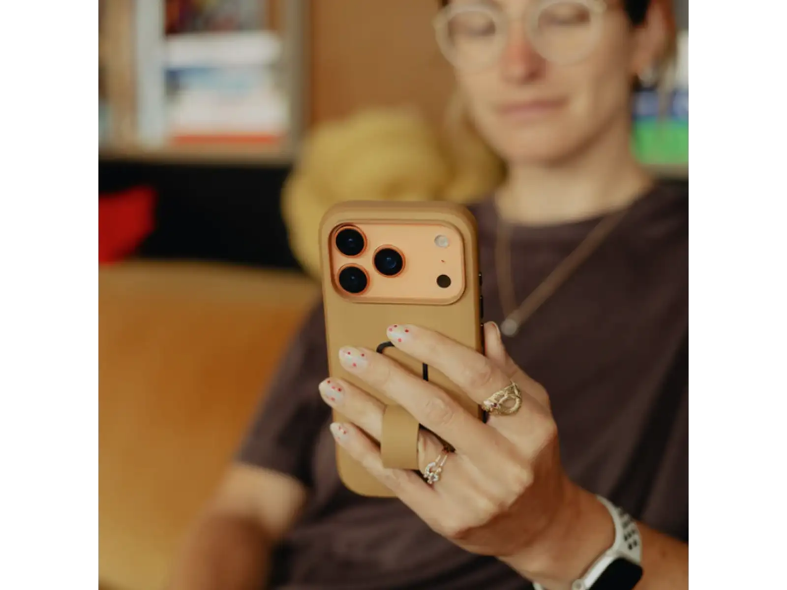 Peak Design Everyday Clarino Loop Hülle iPhone 17 Pro Max Tan