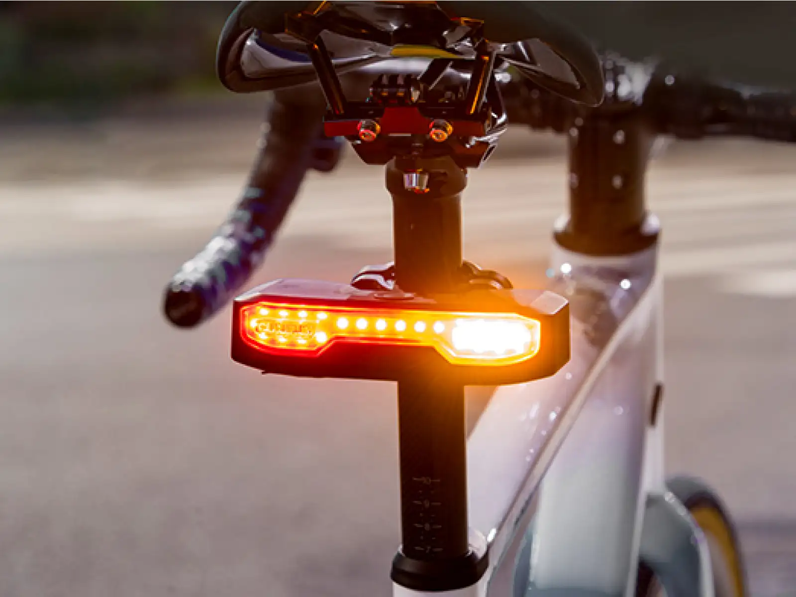 Ravemen NT101 Rücklicht mit Blinker