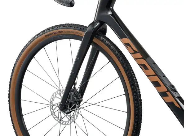 Giant Revolt Advanced 2 Gravel Fahrrad Carbon Smoke
