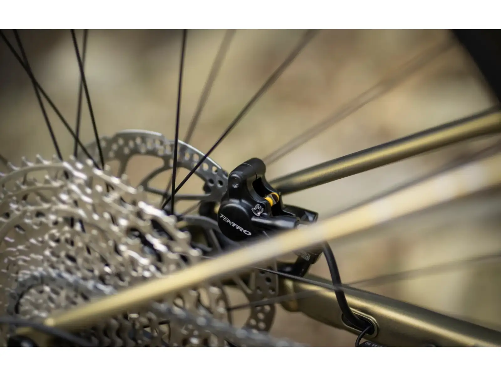 Superior eXF 8089 Fully Suspended E-Bike Matte Olive Metallic/Chrome Silver