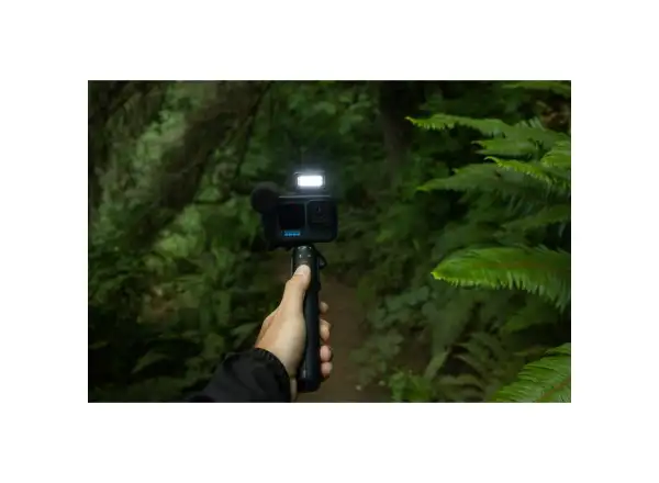 GoPro HERO12 Black Creator Edition Action-Kamera + Thermobecher.