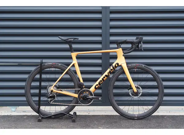 Cervélo Soloist Force eTap AXS Rennrad Goldstaub