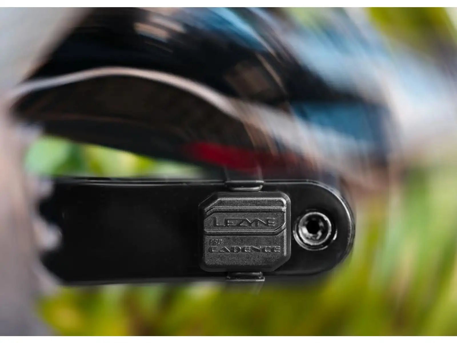 Lezyne Pro Cadence Sensor misst Trittfrequenz in Schwarz.