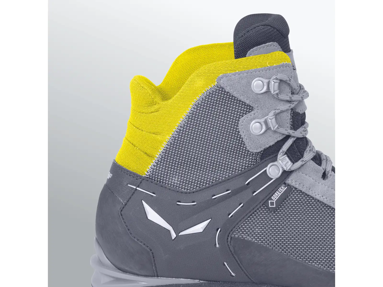 Salewa Crow GTX Herren Wanderschuhe Wallnut/Fluo Orange