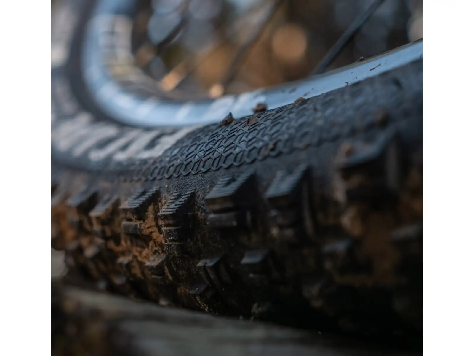Goodyear Escape Ultimate TC 29" MTB Reifen mit Kevlar Tan