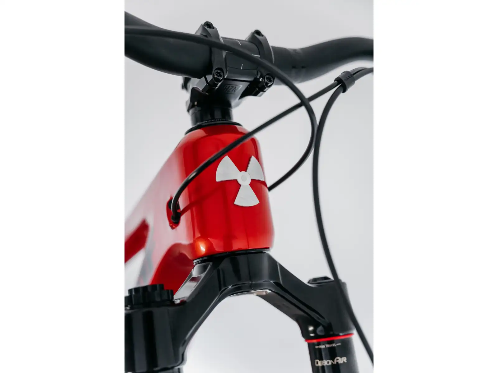 Nukeproof Giga Carbon Pro 290 T-GX vollgefedertes Fahrrad Red