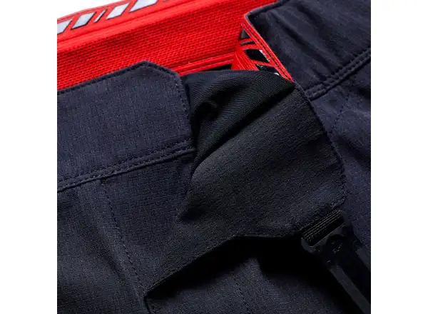 Troy Lee Designs Skyline Pro Air Herren-Shorts mit Einsatz x BN3TH Liner Mono Carbon