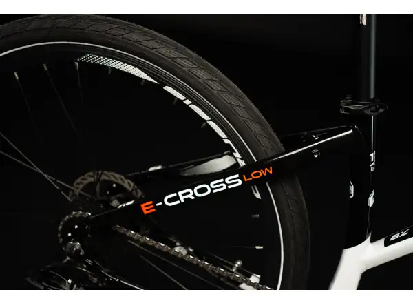 Crussis e-Cross low 7.8-M ist ein Elektro-Mountainbike.