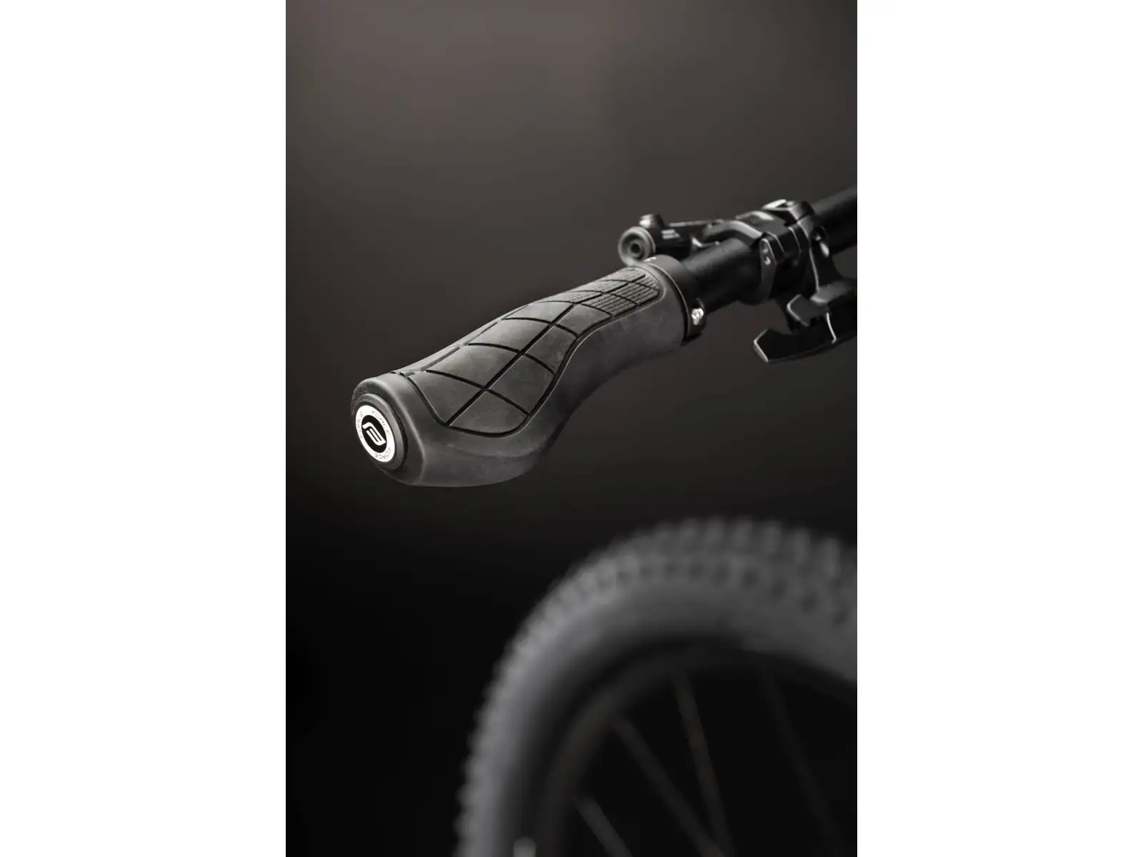 Force Troy geformte Griffe schwarz