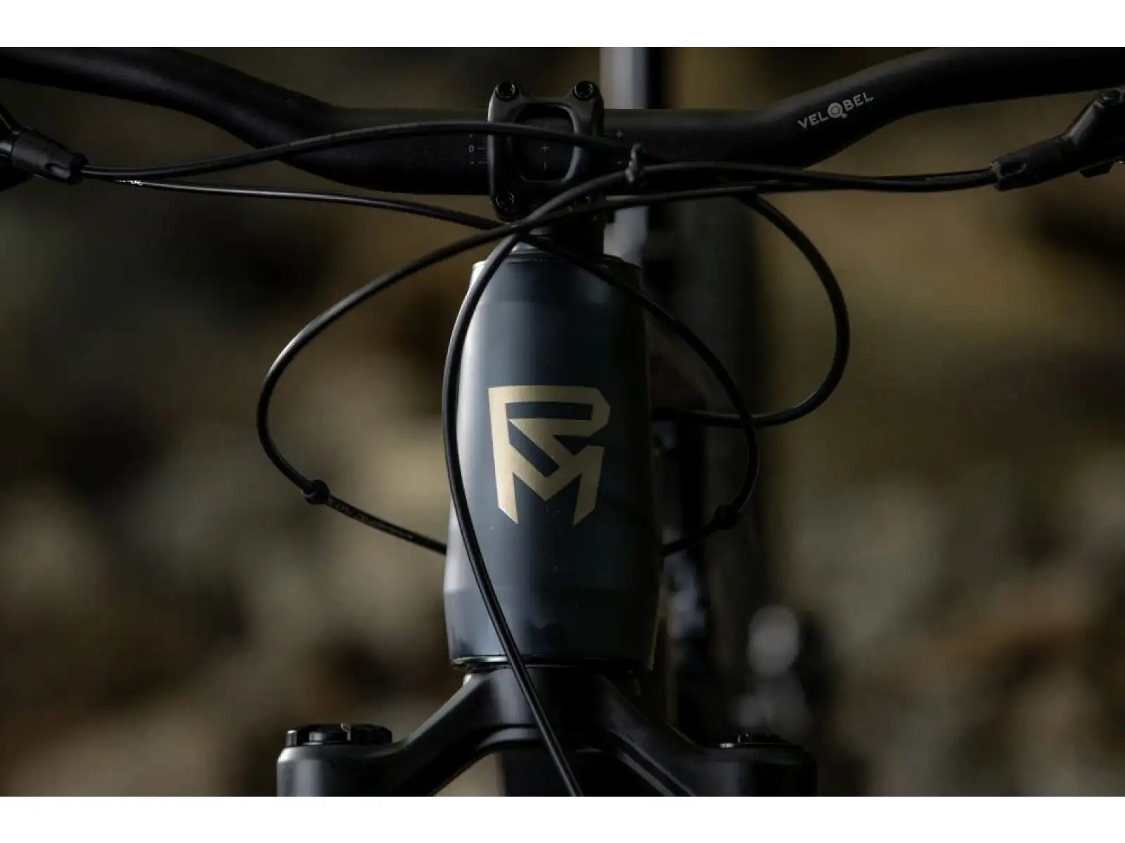 Rock Machine Whizz FS I 50 Mountainbike Matte Milliardär Blau.