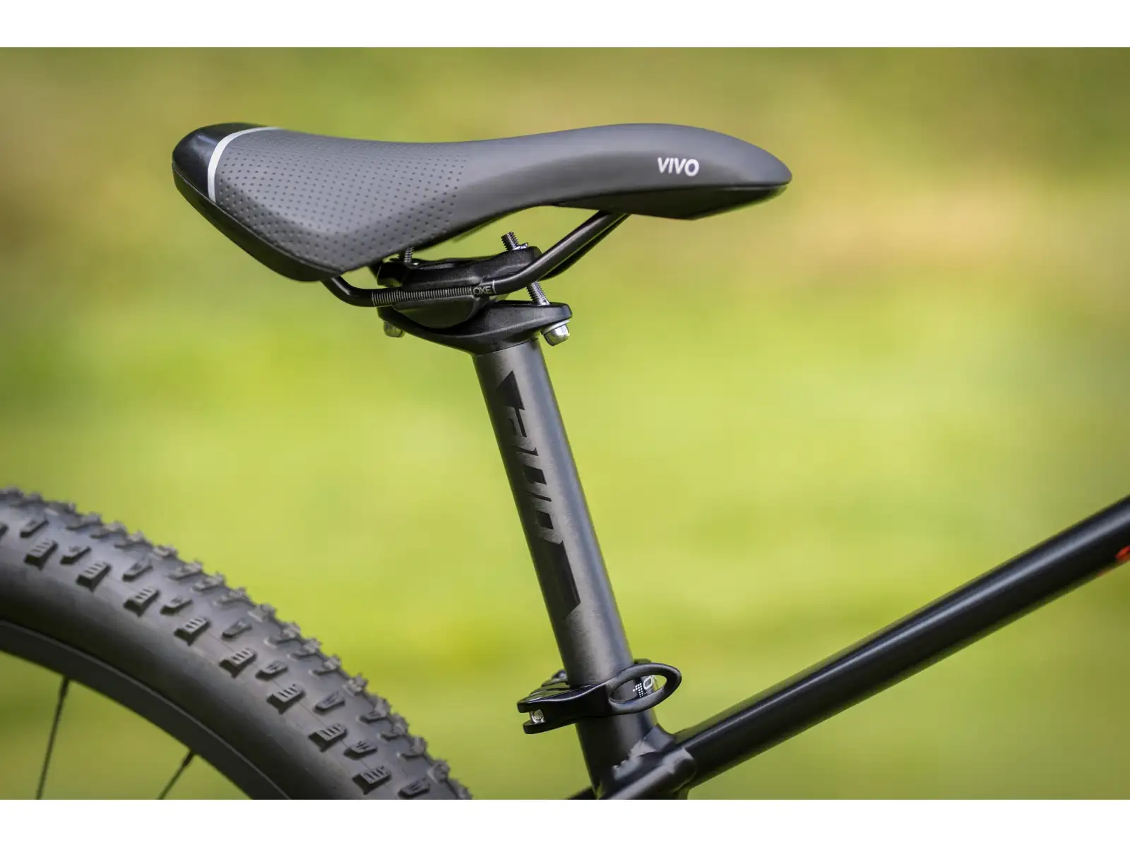 Superior Team 27 Issue Matte Black/Hologram Chrome/Team Red Kinderfahrrad