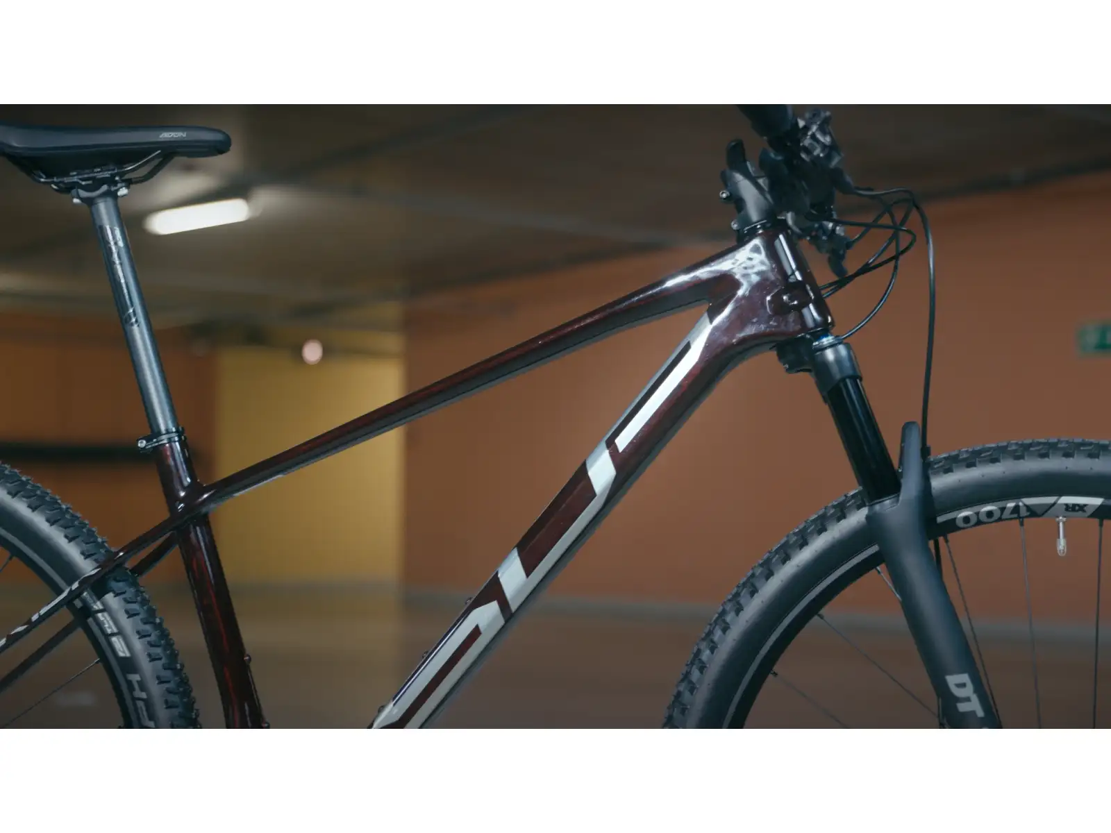 Superior Team 29 Elite Gloss Red Carbon/Chrome Mountainbike