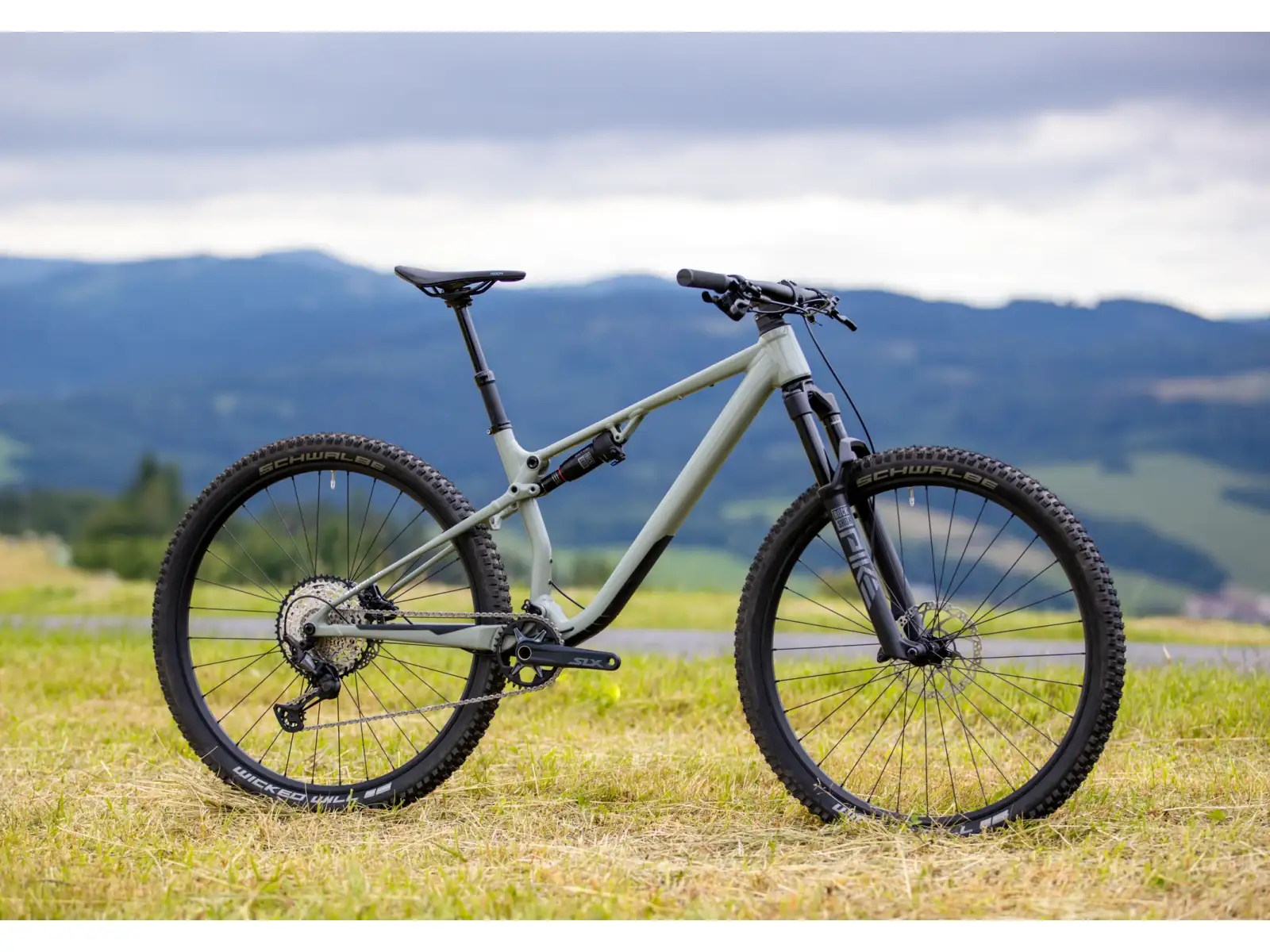Superior XF 6.6 DC Mountainbike Matte Grün/Grau.