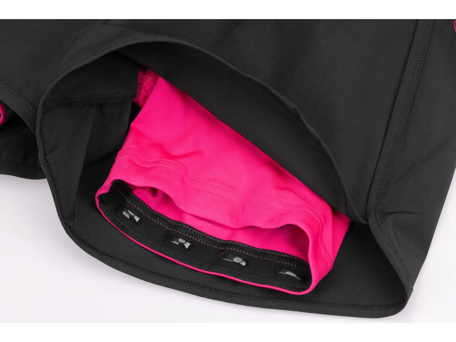 Etape Claudia Damen Loose Shorts Schwarz/Rosa