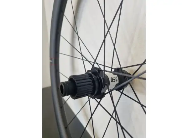 Reserve 40/44 GR 700c DT 350 CL Carbon Gravel Laugerräder Freilauf Microspline - Demontiert vom Fahrrad