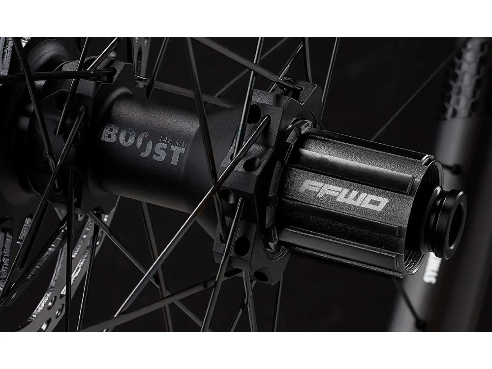 FFWD OUTLAW Carbon Boost 30 mm 29" Laufräder in Mattschwarz