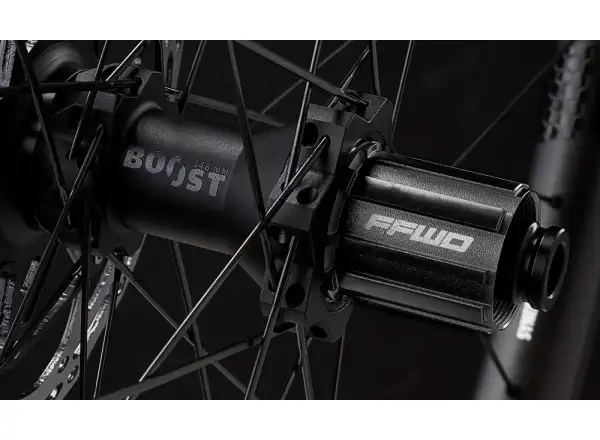 FFWD OUTLAW Carbon Boost 30 mm 29" Laufräder in Mattschwarz