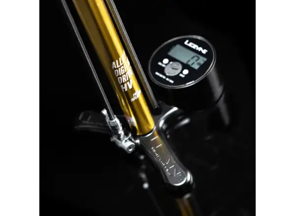 Lezyne 18K Digital Drive Werkstattpumpe GOLD/BLACK