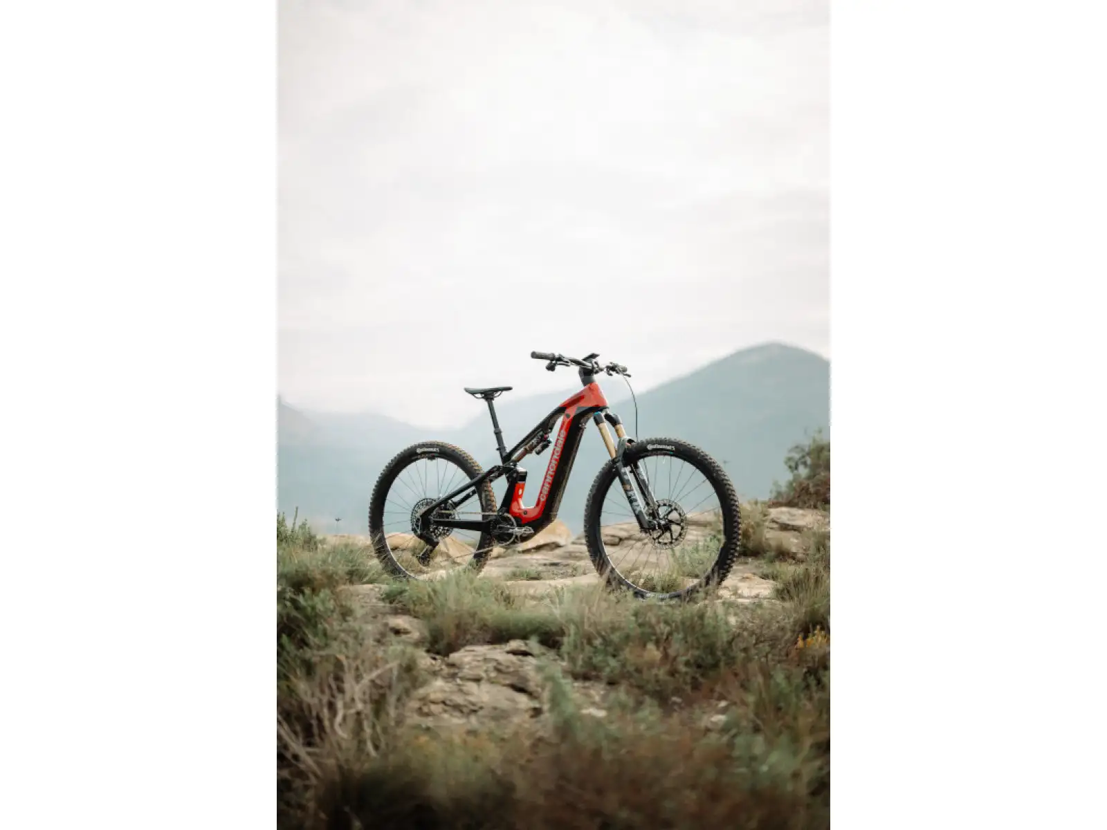 Cannondale Moterra Carbon 1 vollgefedertes Elektrofahrrad Metallic Red