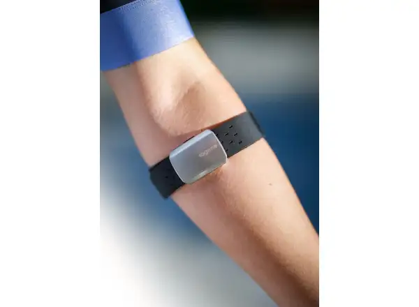 Magene H803 Armband zur Messung der Herzfrequenz.