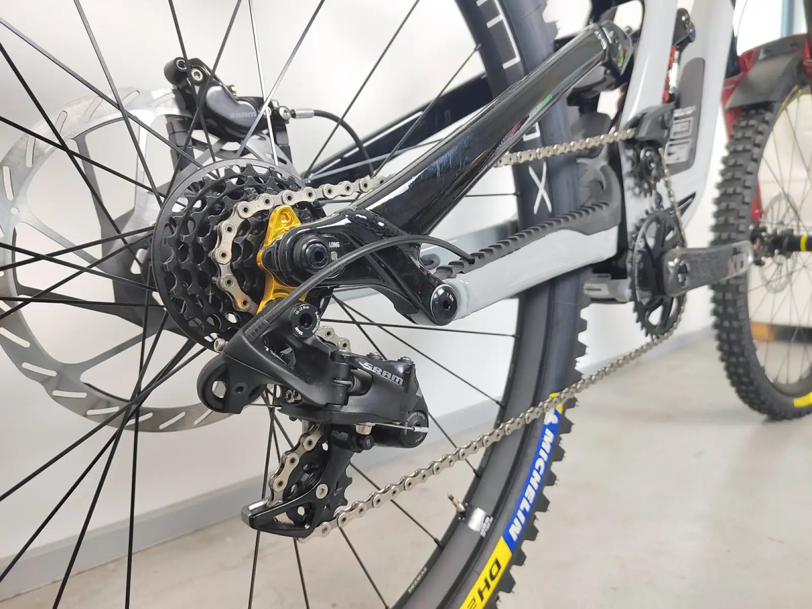 GT Fury Custom Downhill-Bike Größe M.