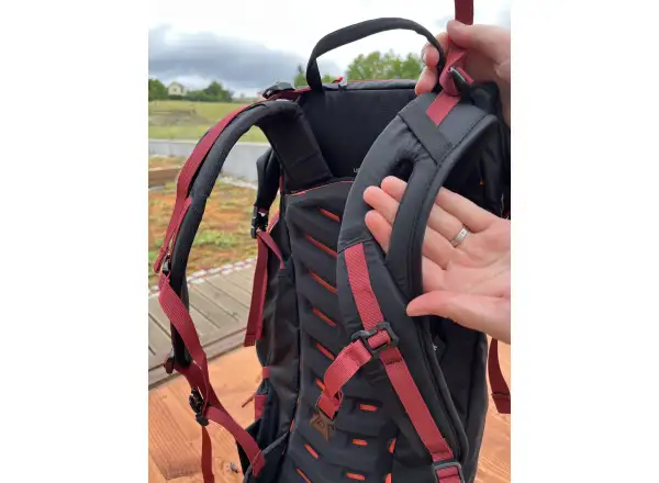 Salewa Puez Damen Rucksack 32 l + 5 l – Syrah/Black Out