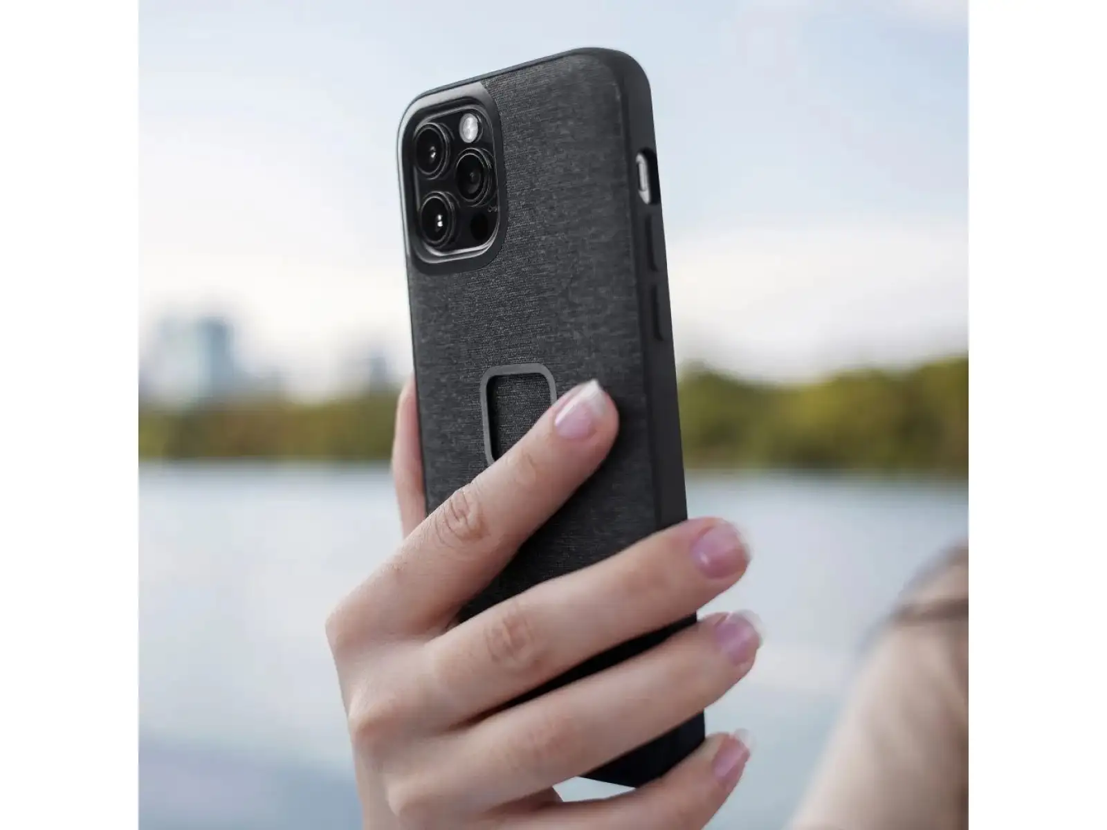 Peak Design Mobile Everyday Case für iPhone 12/12 Pro Handyhülle in Kohlefarbe