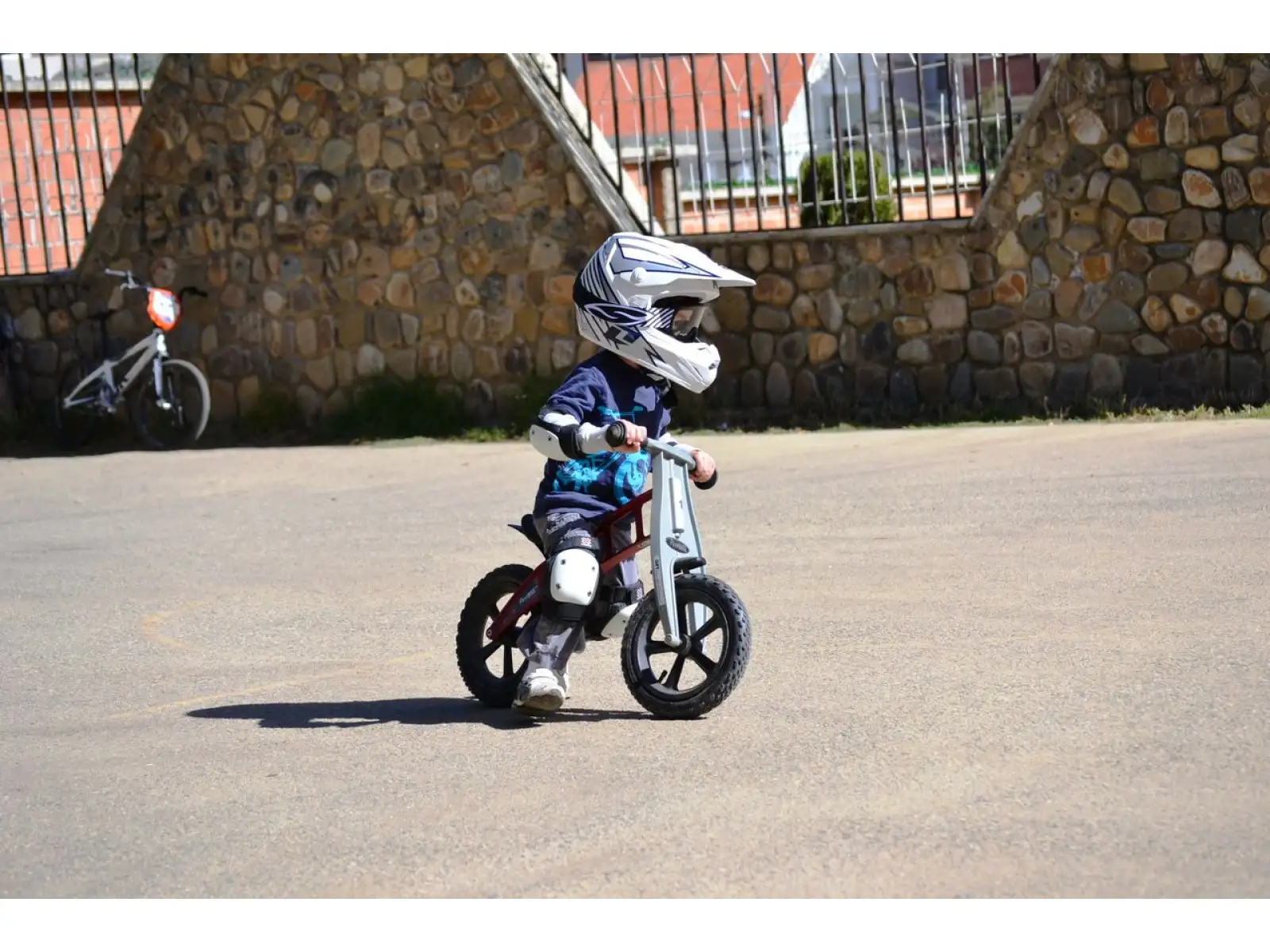 First Bike Street Kinderlaufrad rot