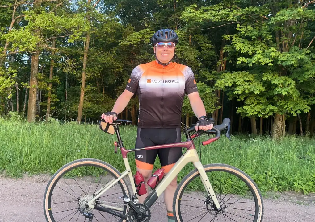 Worauf fährt Koloshop? Radek auf einem Gravel Cannondale Topstone Carbon 3.