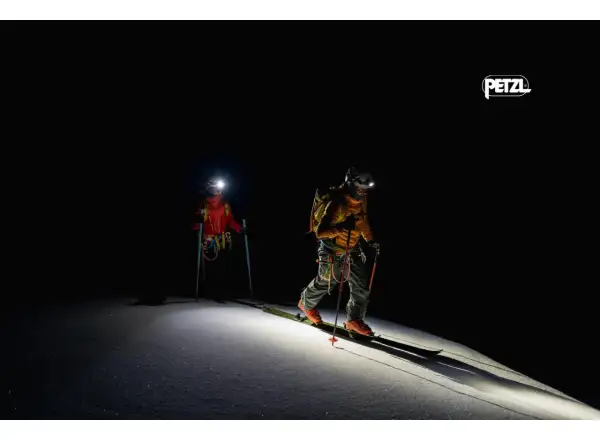Petzl Swift RL 2023 wiederaufladbare Stirnlampe Orange