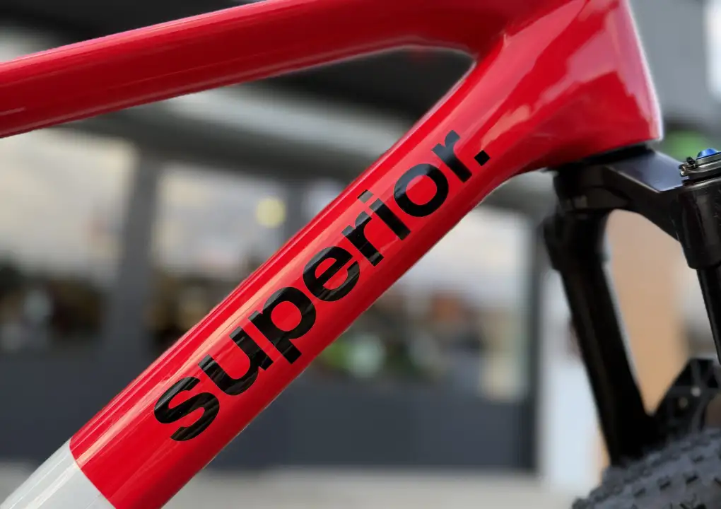 Worauf fährt Koloshop? Honza fährt ein Mountainbike Superior XF 9.6 RC