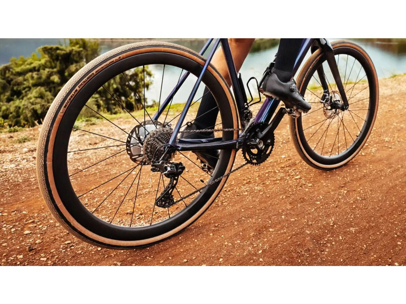 Michelin Power Adventure TS TLR Competition Line 700x48C Gravelreifen mit Kevlar-Faden in klassischem Design.
