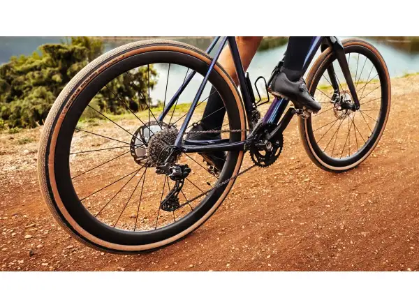 Michelin Power Adventure TS TLR Competition Line 700x48C Gravelreifen mit Kevlar-Faden in klassischem Design.
