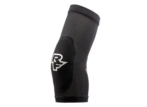 Race Face Charge Ellenbogenprotektoren in Stealth-Farbe.