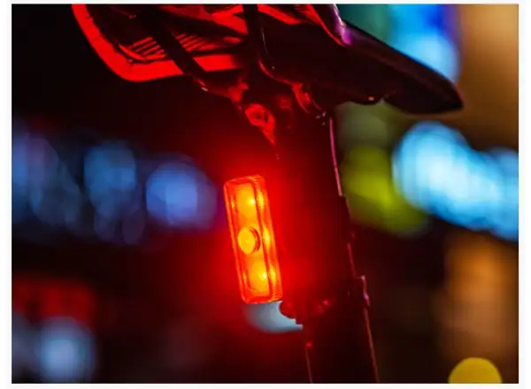 Ravemen TR500 Rücklicht mit Bremslichtsensor Rot