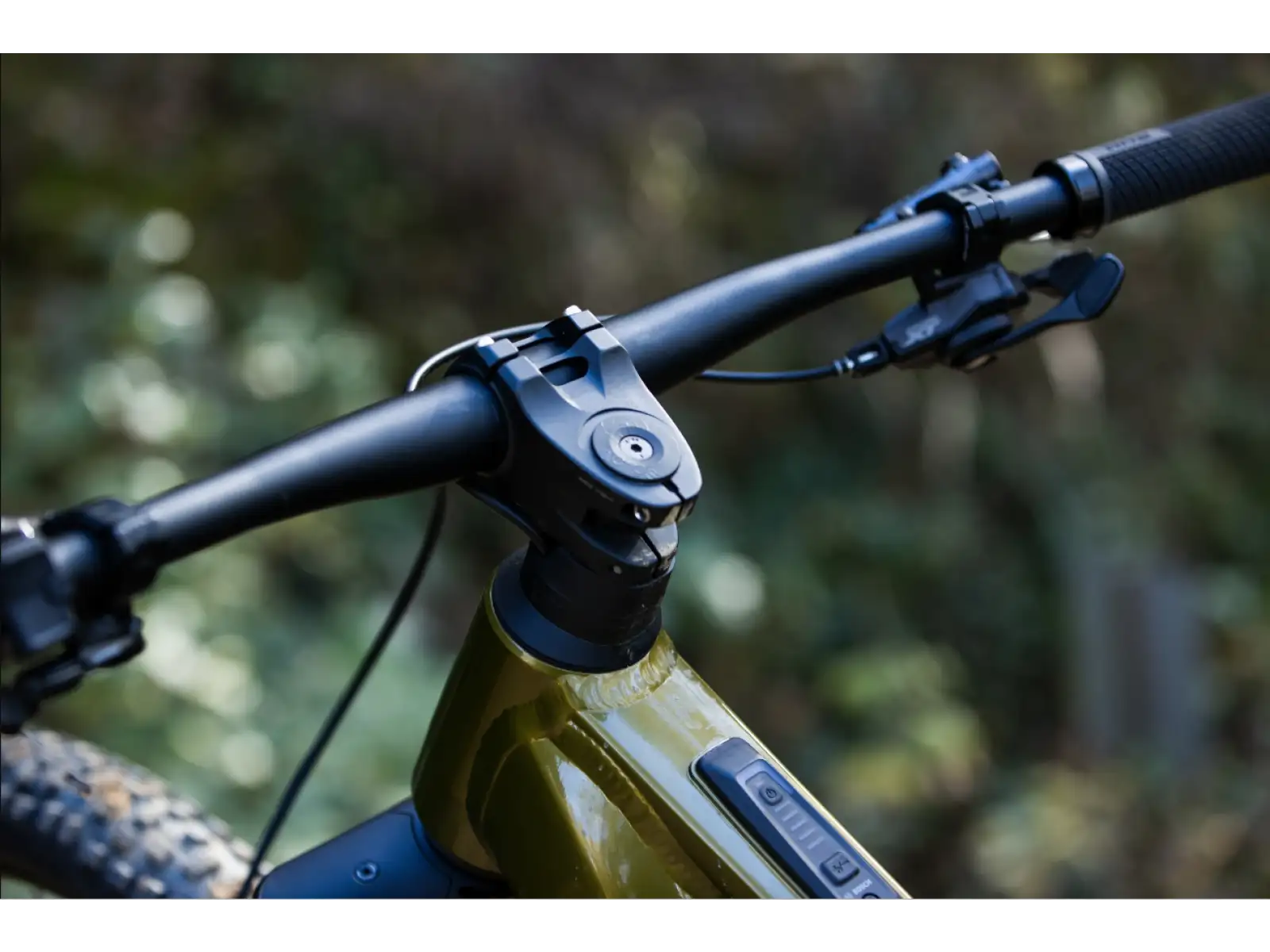 Superior eXF 9049 B vollgefedertes E-Bike Gloss Olive Mettalic/Schwarz