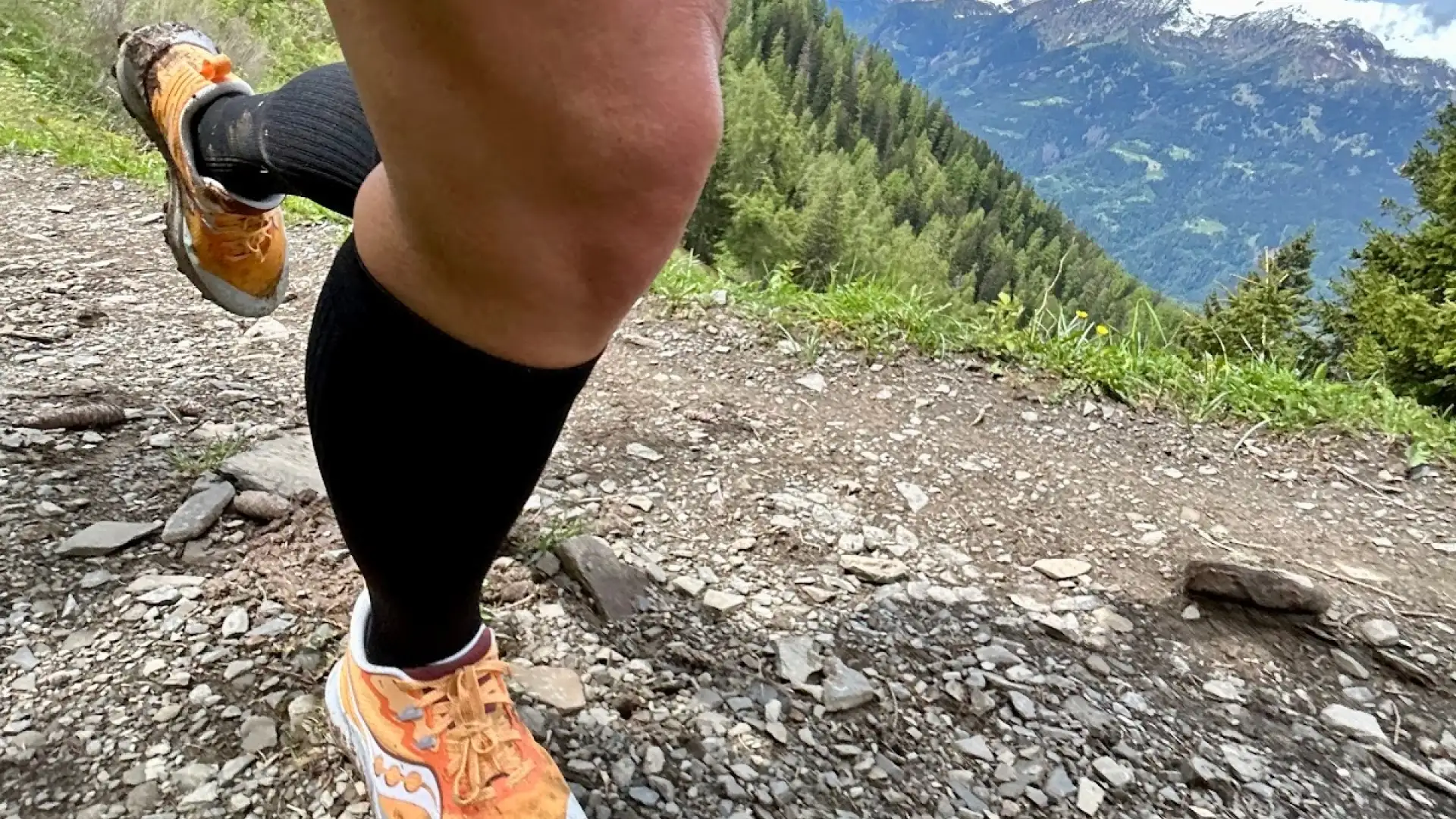 In den Trailrunning-Schuhen Saucony Peregrine 14 beim Rennen in den Dolomiten