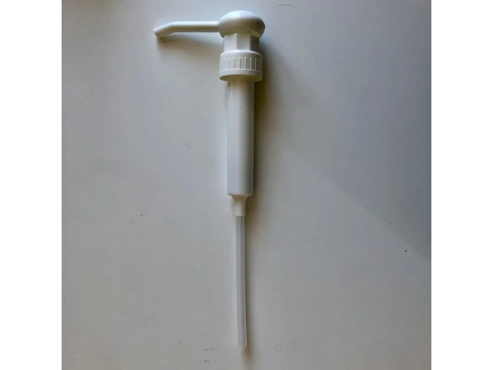 milKit Dosierpumpe für 5 l Schlauchloses Dichtmittel, weiß