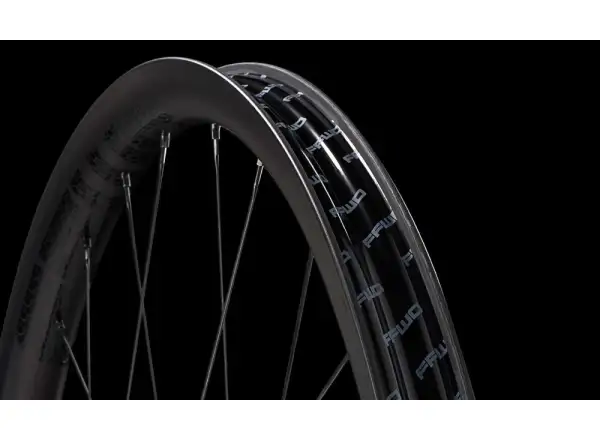 FFWD OUTLAW Carbon Boost 30 mm 29" Laufräder in Mattschwarz