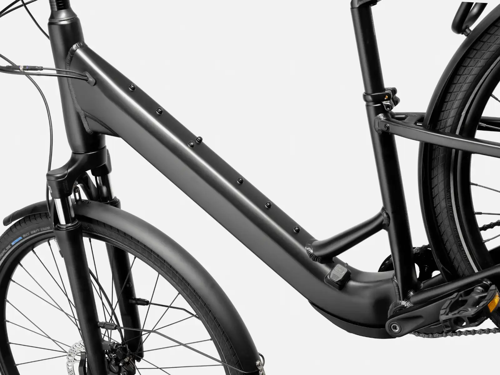 Cannondale Mavaro NEO SL 2 City-E-Bike mit tiefem Einstieg Black Cherry