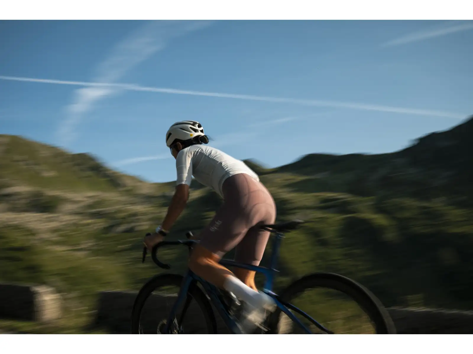 MET Trenta 3K Carbon MIPS Straßenhelm Opal Gray