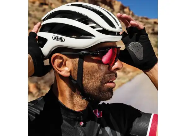 Abus AirBreaker Helm Polar Weiß Glänzend