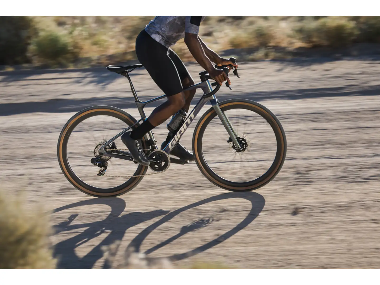 Giant Revolt Advanced Pro 0 Gravel Fahrrad Interstellar