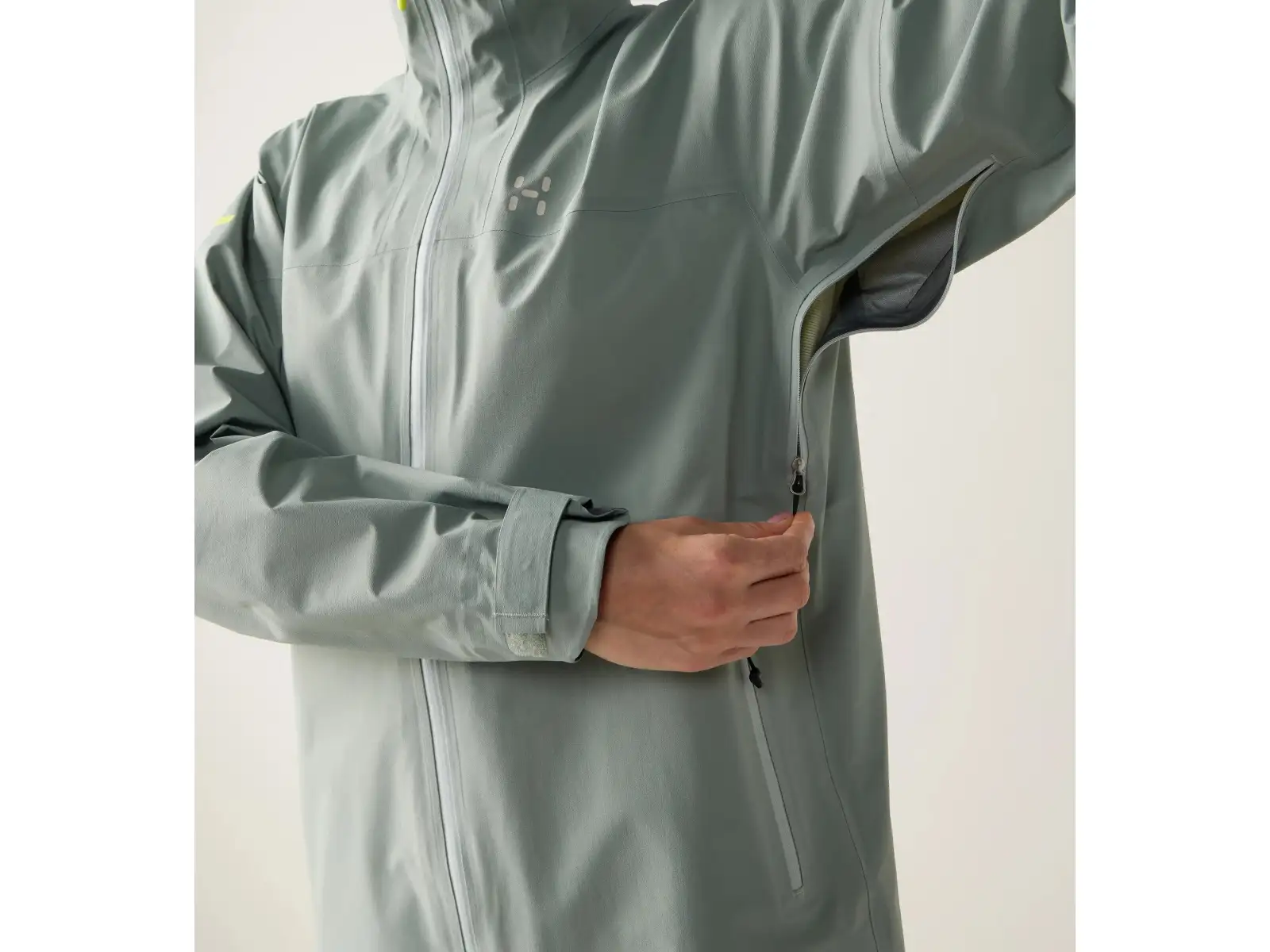 Haglöfs L.I.M AIRAK GTX Damenjacke Dew Green