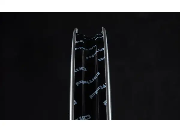 FFWD FALCON + RYOT77 Shimano 11/12sp Laufräder