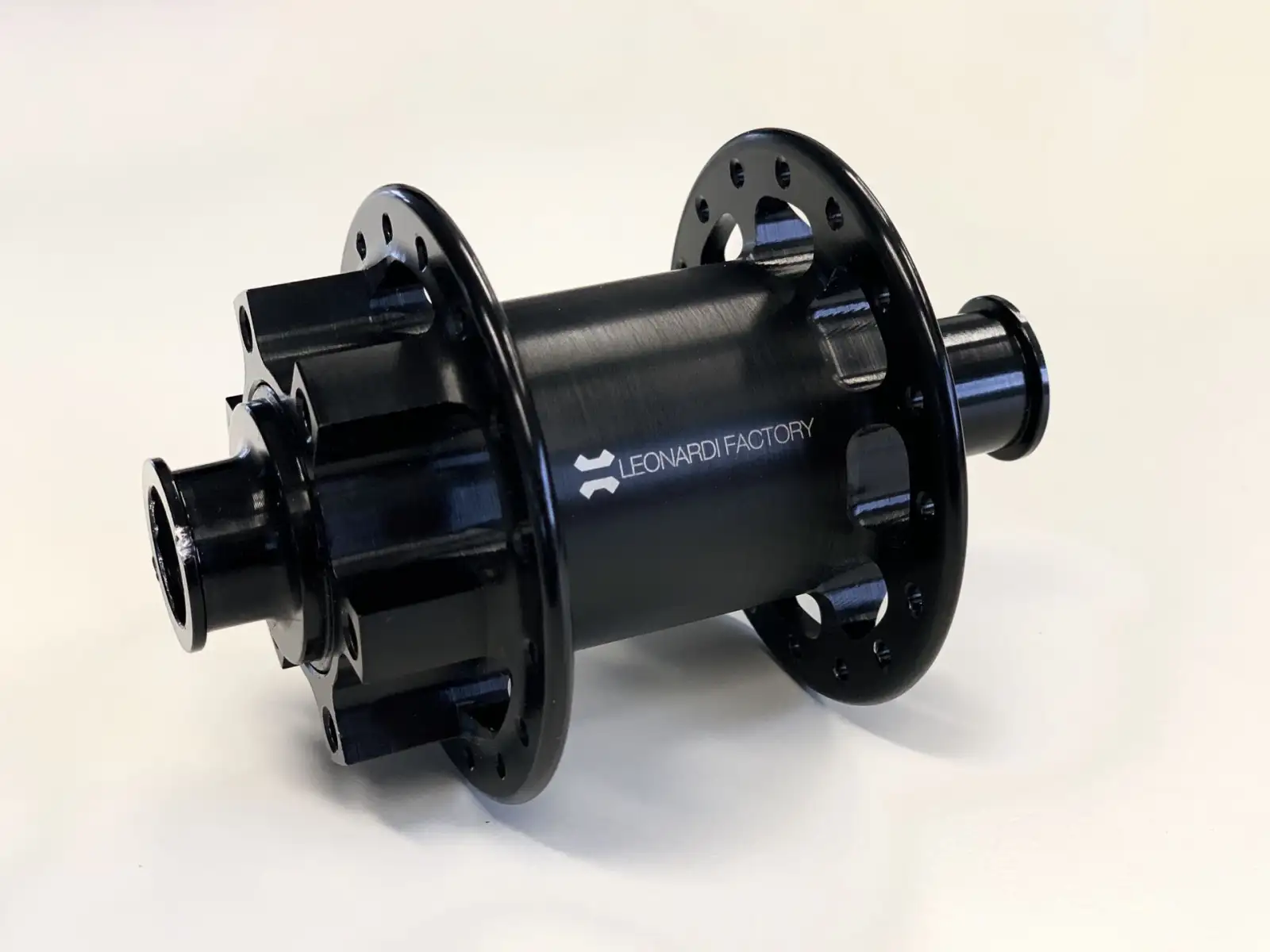 Leonardi Factory Boss Hog Vorderradnabe 15mm schwarz 32 Löcher - abgenutzt